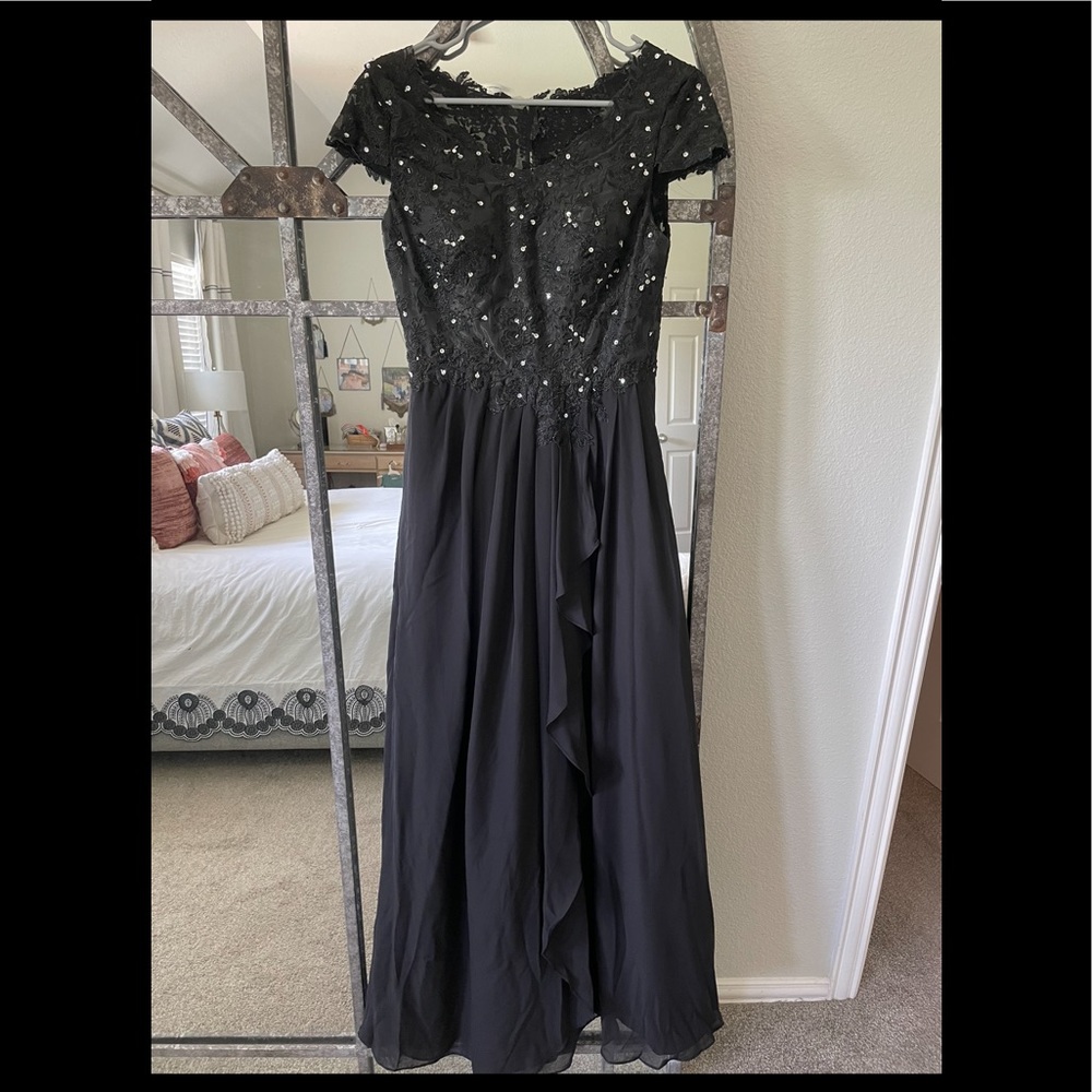 JJ’s House Mother of Bride Dress. Size US 6, Black